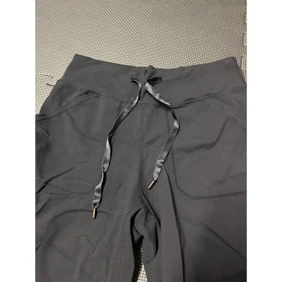 Lululemon women's sweatpant shorts sweat shorts black size 2 baggy wide - Picture 2 of 7